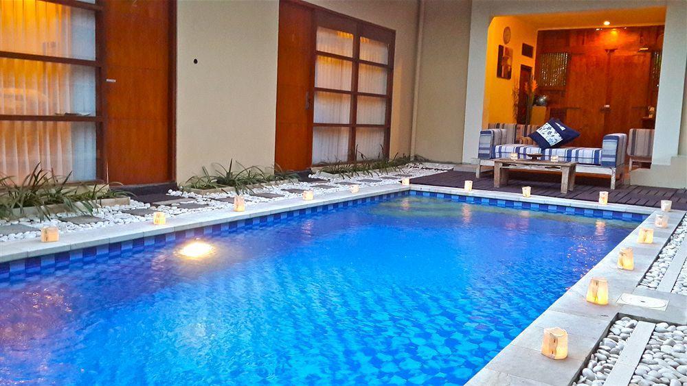 The Vie Villa Legian Exterior photo