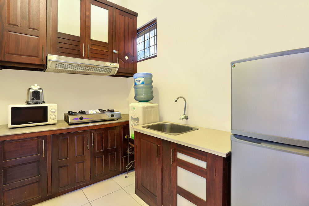 The Vie Villa Legian Exterior photo